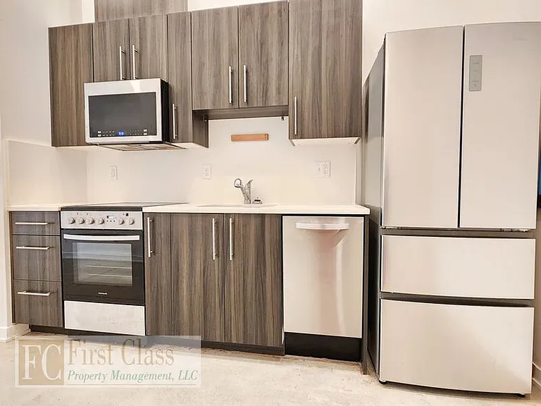 3334 SE Belmont St #104 — Photo 2
