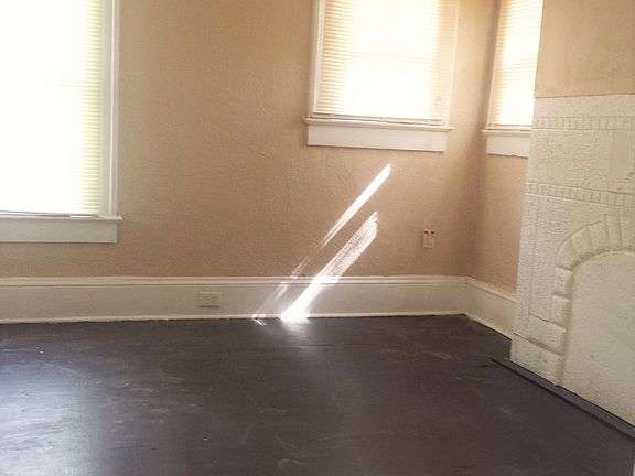 4th image of 132 W 22nd St #B