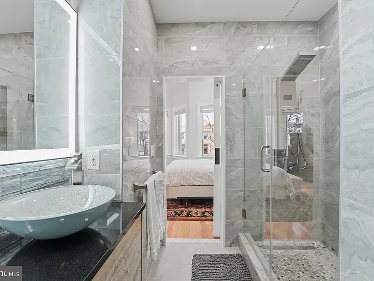 56 Adams St NW — Photo 22