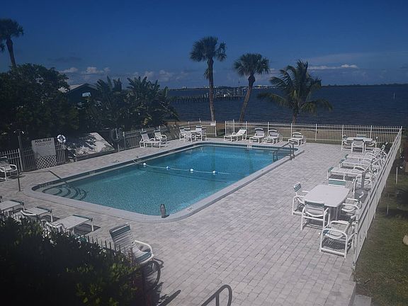 2nd image of 2645 NE Indian River Dr