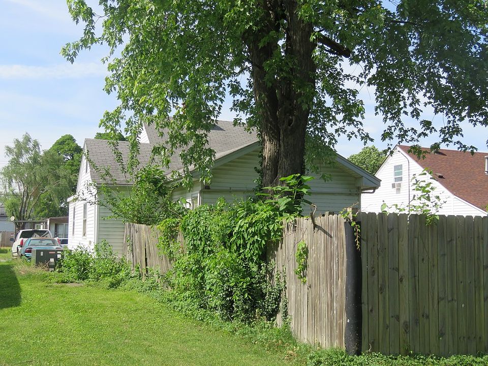 2nd image of 1322 E 19th St