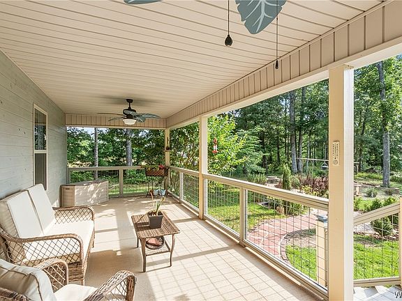 3rd image of 13937 Roanoke Dr