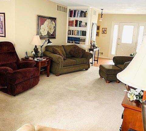 3rd image of 134 Douglas Dr