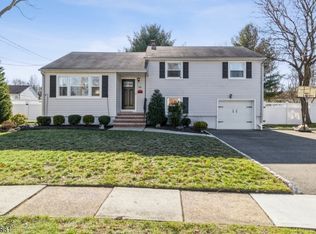 44 Garden Oval, Springfield, NJ 07081