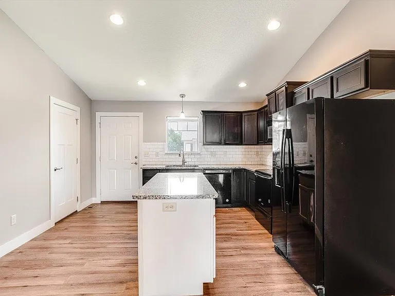 12809 E Zimmerly St #A — Photo 11