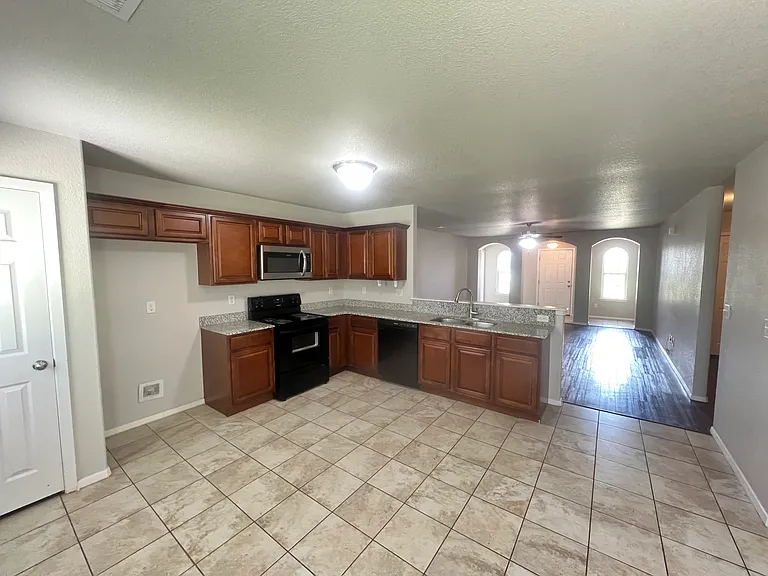 1150 Battery Dr — Photo 7