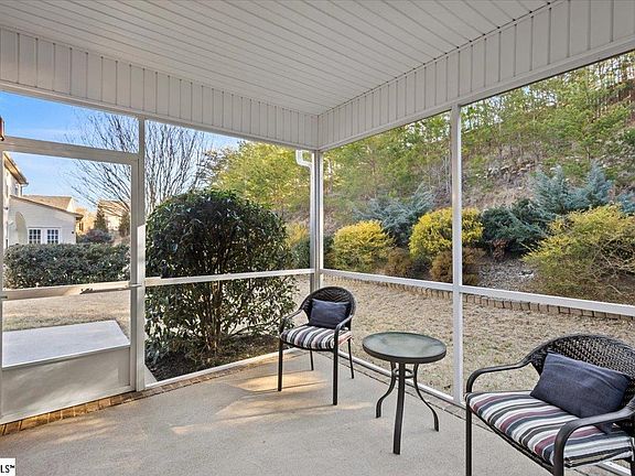 4th image of 228 Meadow Rose Dr