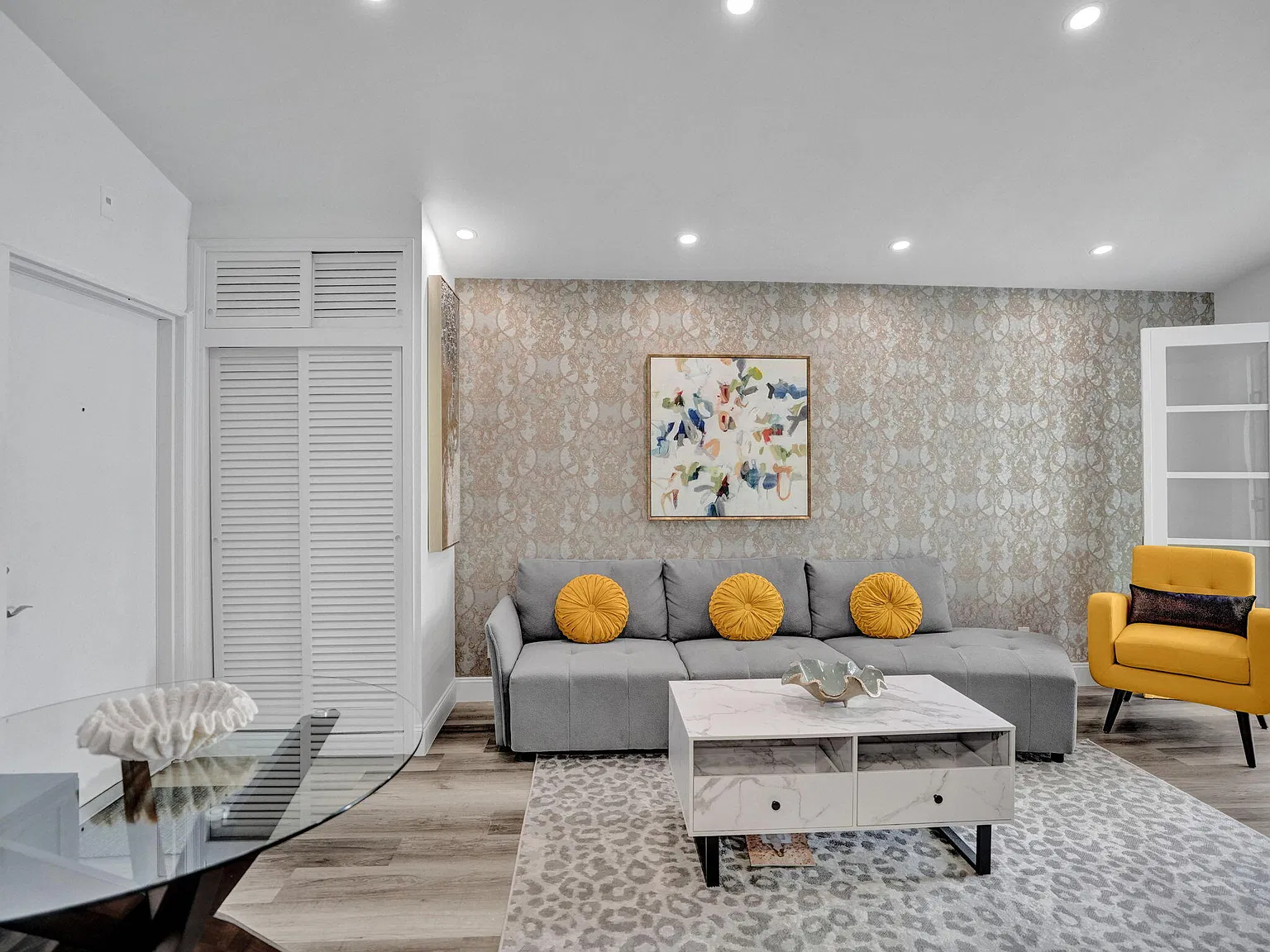 2 bed, 1.0 bath, 780 sqft, $2,350 — Photo 3