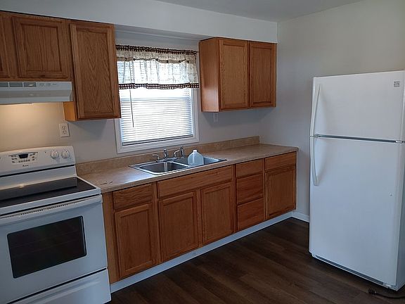3rd image of 1114 W Spruce St
