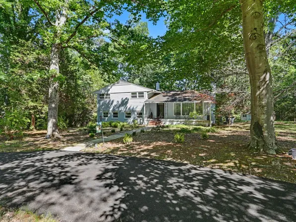 112 Holly Rd, Williamsburg, VA 23185