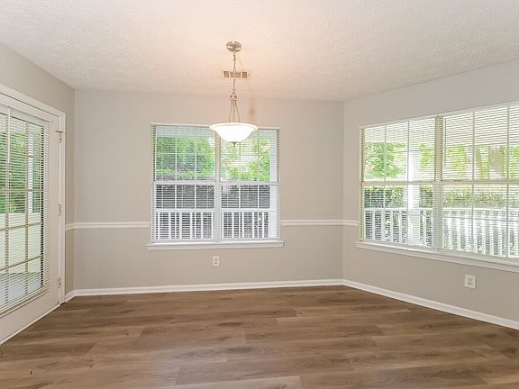 5th image of 340 Christian Woods Dr SE
