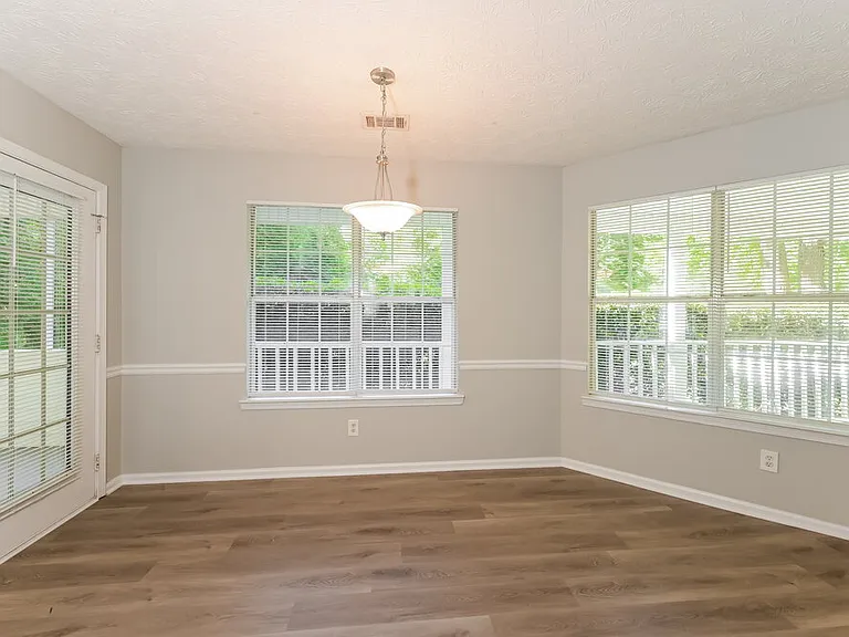 340 Christian Woods Dr SE — Photo 5