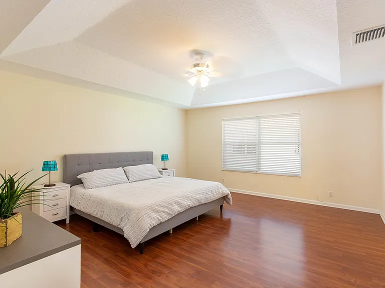 13513 Fountain View Blvd — Photo 11