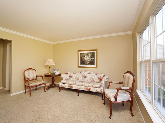 4th image of 6696 Charleston Park Dr