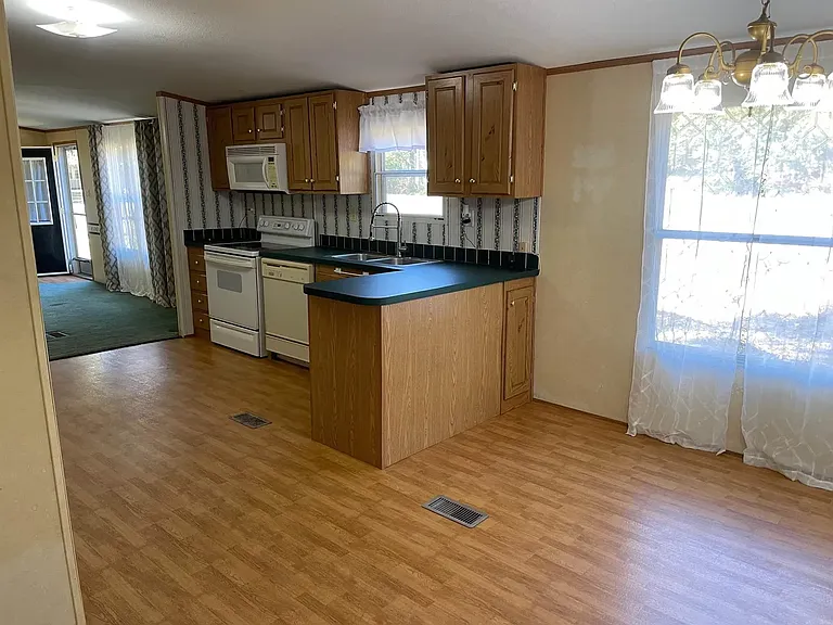 301 E Shelton Ave — Photo 26