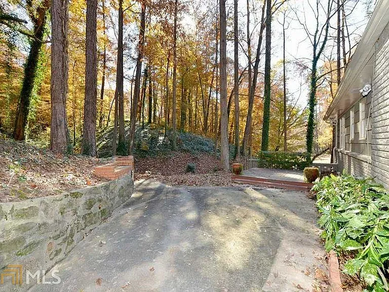 1019 Crane Rd NE — Photo 30