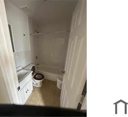 2nd image of 1120 E 222nd St #3