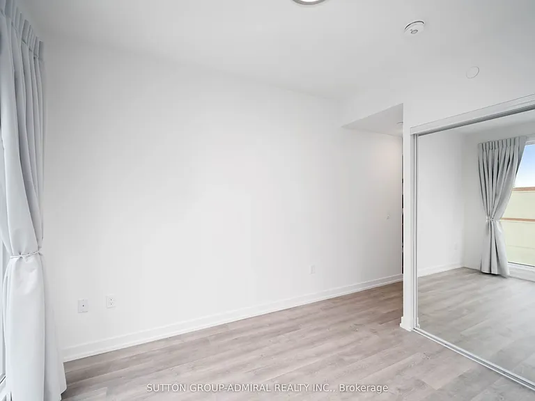 158 Front St E #812 — Photo 20