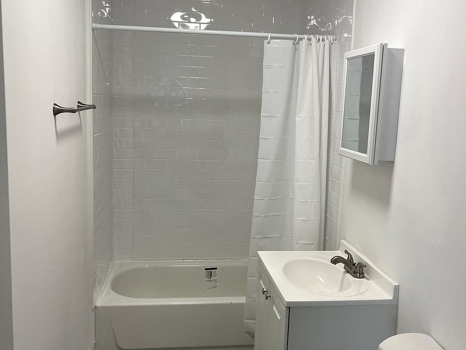 1st image of 506 N Center St APT E