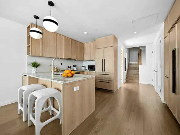 350 West 71st Street image 2 of 7