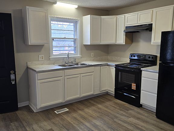 5th image of 202 Fairlane Dr