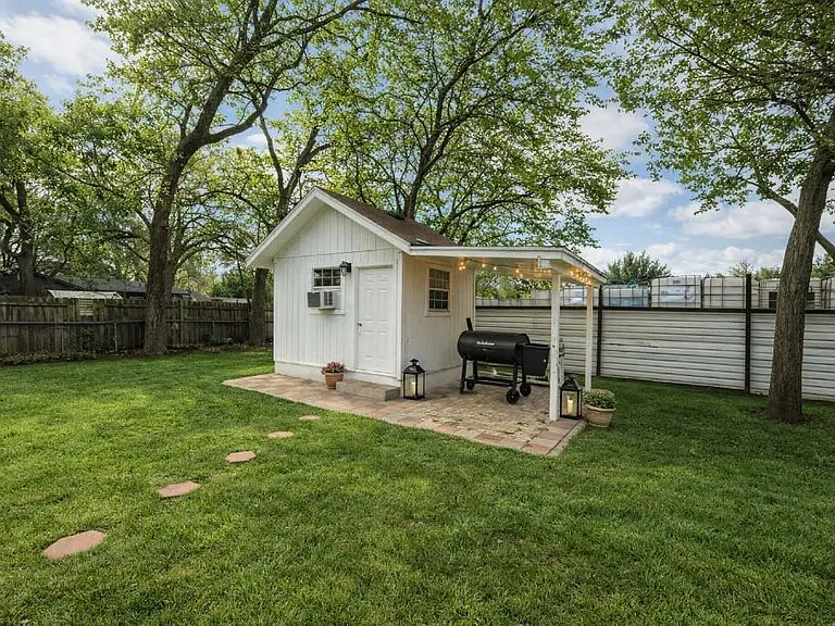 4611 Milburn Ln — Photo 20