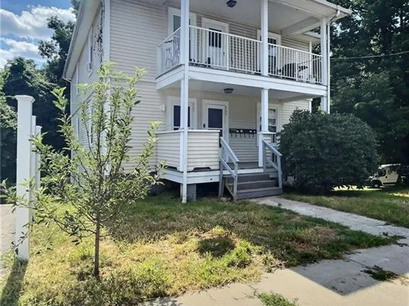 665 Cumberland Hill Rd, Woonsocket, RI 02895
