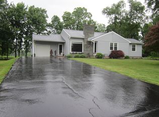 538 Ridgemont Dr, Rochester, NY 14626