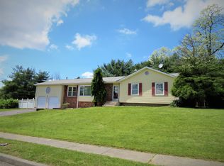601 Sunshine Ct, Brick, NJ 08724