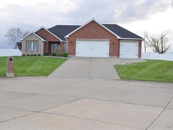 869 Destiny Dr, Villa Ridge, MO 63089