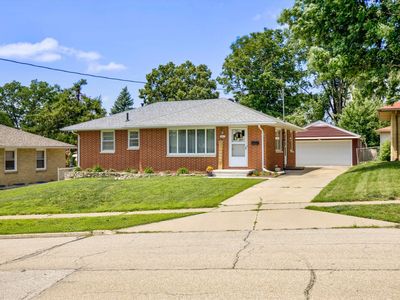7405 Palm Dr, Urbandale, IA, 50322