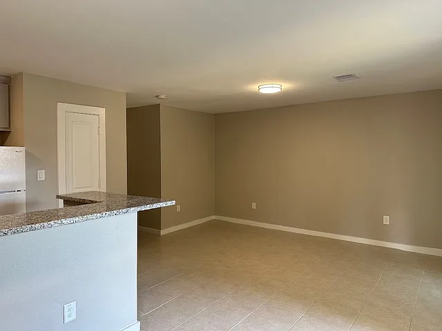 Leonora Apartments — Photo 2