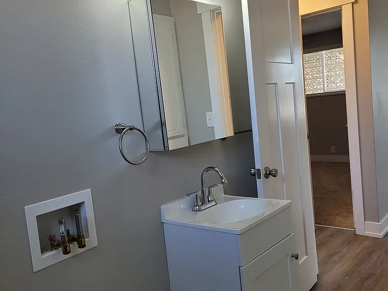 Jordanaire Apartments — Photo 31