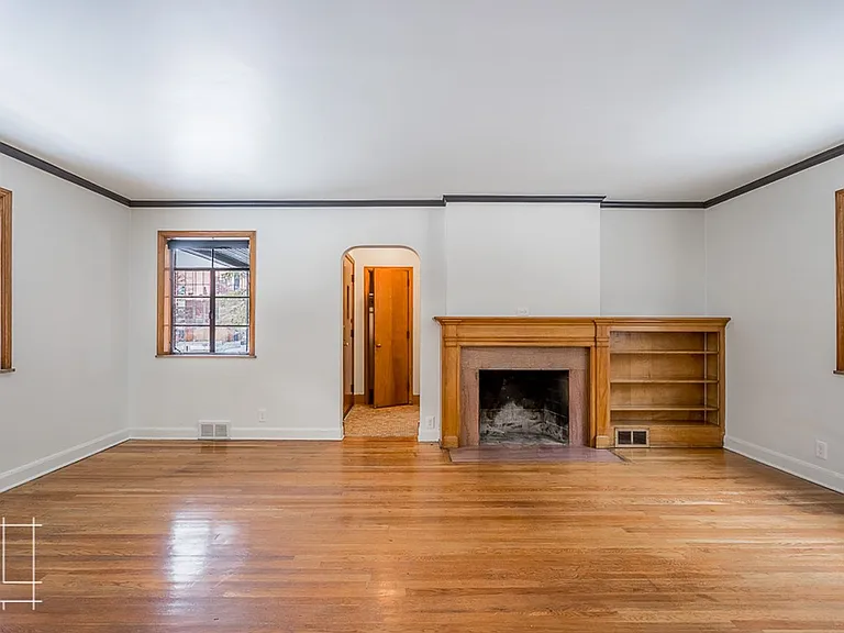 1374 E. Broad St. — Photo 16