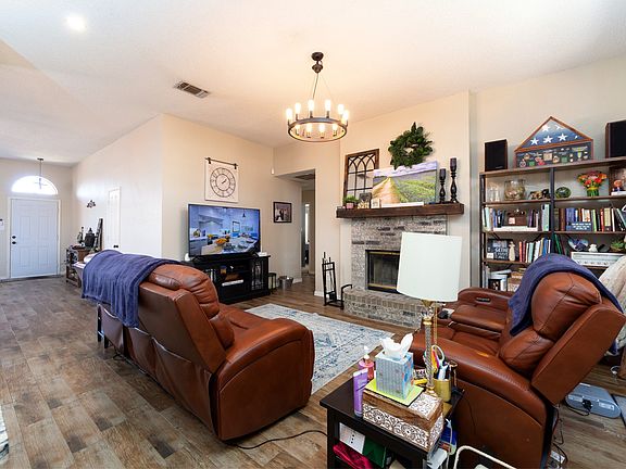 4th image of 6004 Ten Wood Ct