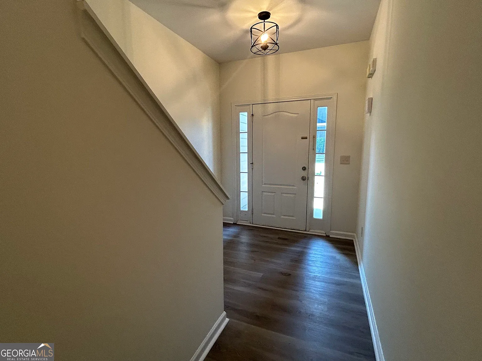 3 bed, 2.5 bath, 1600 sqft, $1,745 — Photo 2