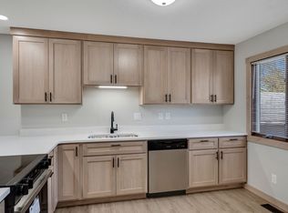 818 Vilas St APT 3, Onalaska, WI 54650