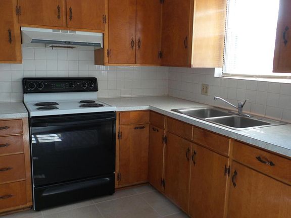4th image of 1901B Woodlawn Ave