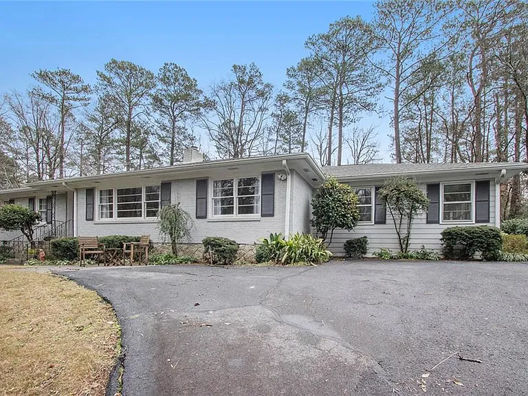 3873 Land O Lakes Dr NE — Photo 2