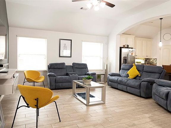 2nd image of 23606 Villa Lisa Dr