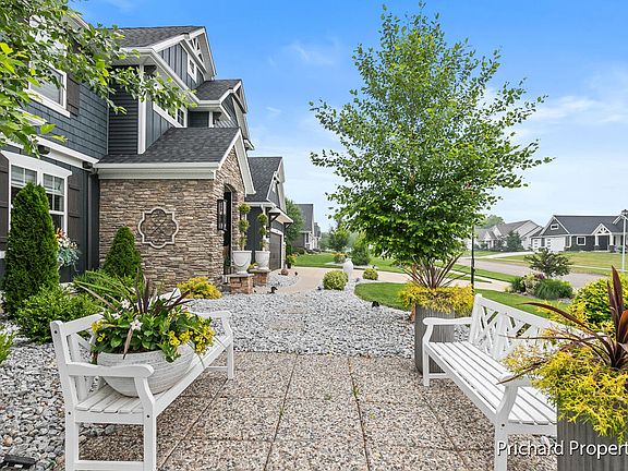 4th image of 5759 Stonebridge Dr