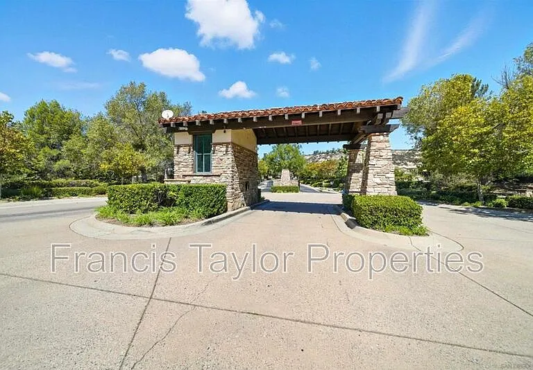 27027 Sunningdale Way — Photo 5