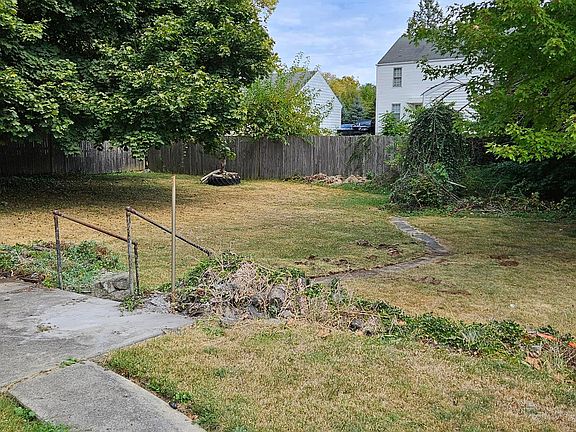 5th image of 360 Bradford St