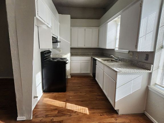 3rd image of 1801 Southcrest Dr