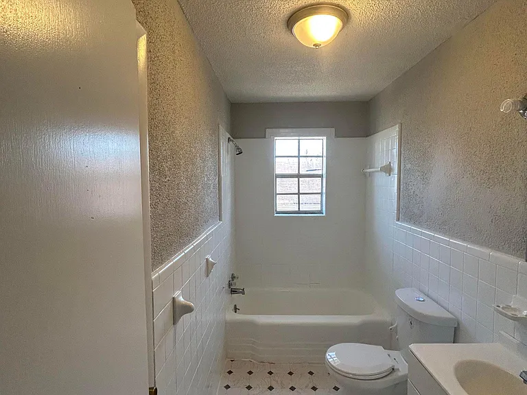 501 Jerry Coleman St — Photo 6