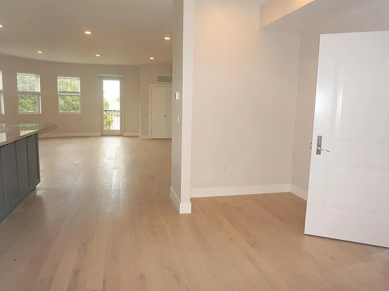 99 Moody St #Penthouse 9 — Photo 16