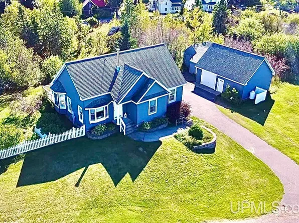 969 Cedar St, Allouez, MI 49805