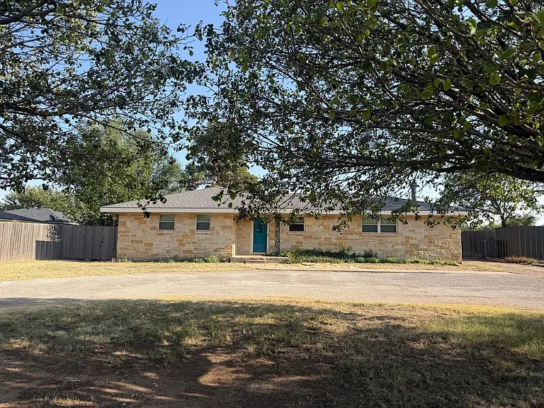 4213 W Farmers Ave — Photo 1