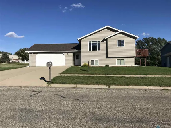 1014 W Ave N, Madison, SD 57042