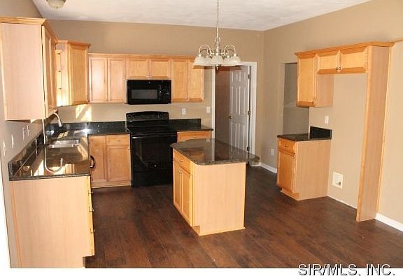 Kitchen wGranite Countertops